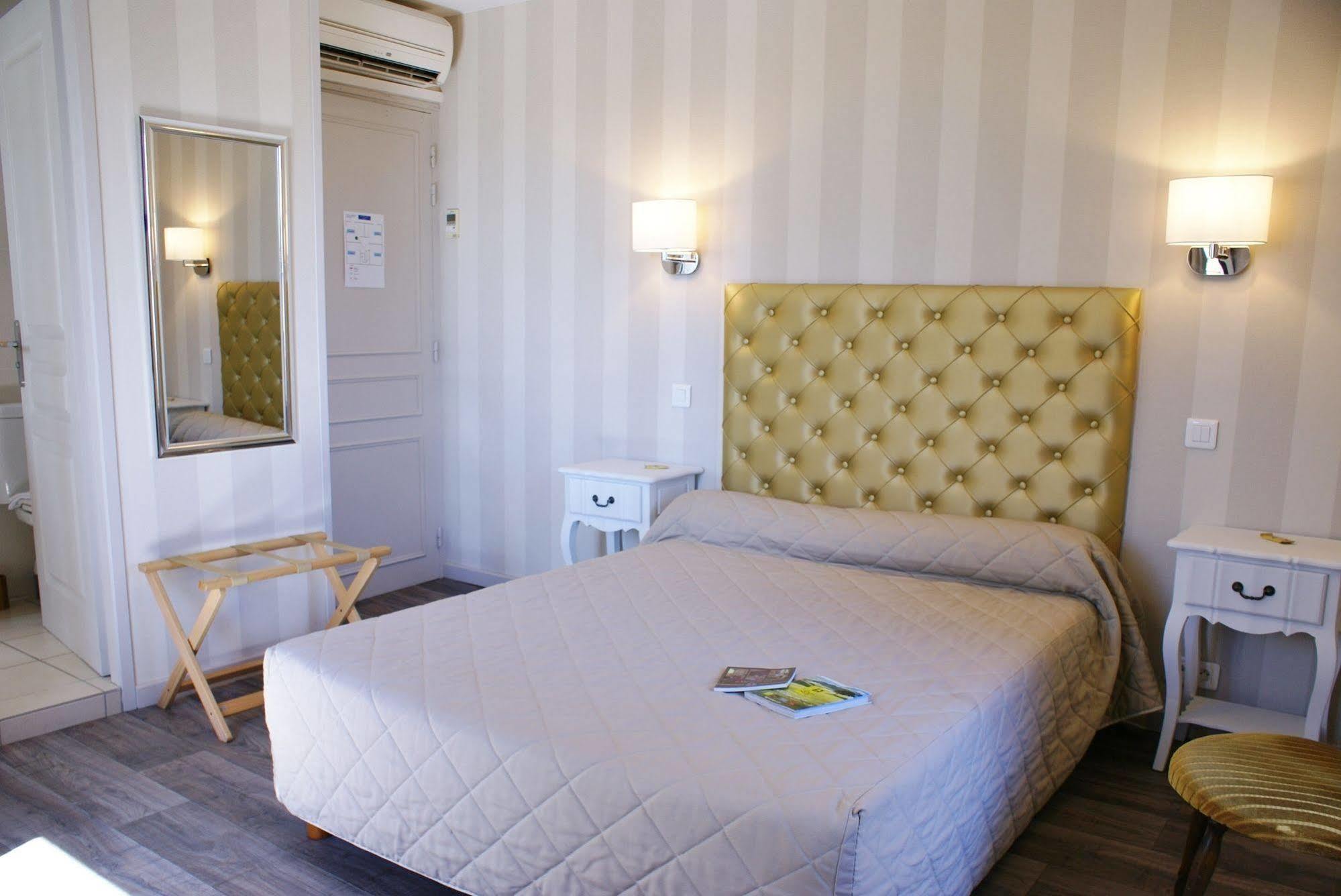 Hotel Restaurant La Verperie ซาร์ลา-ลา-กาเนดา ภายนอก รูปภาพ